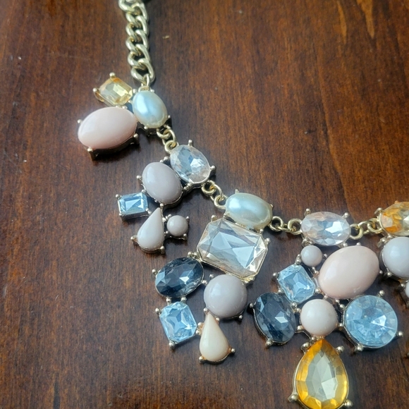 |H&M Jewelry | Chunky Necklace| - Picture 2 of 3